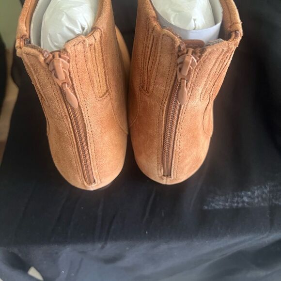 Women's Tan Ankle Boots - Picture 4 of 8